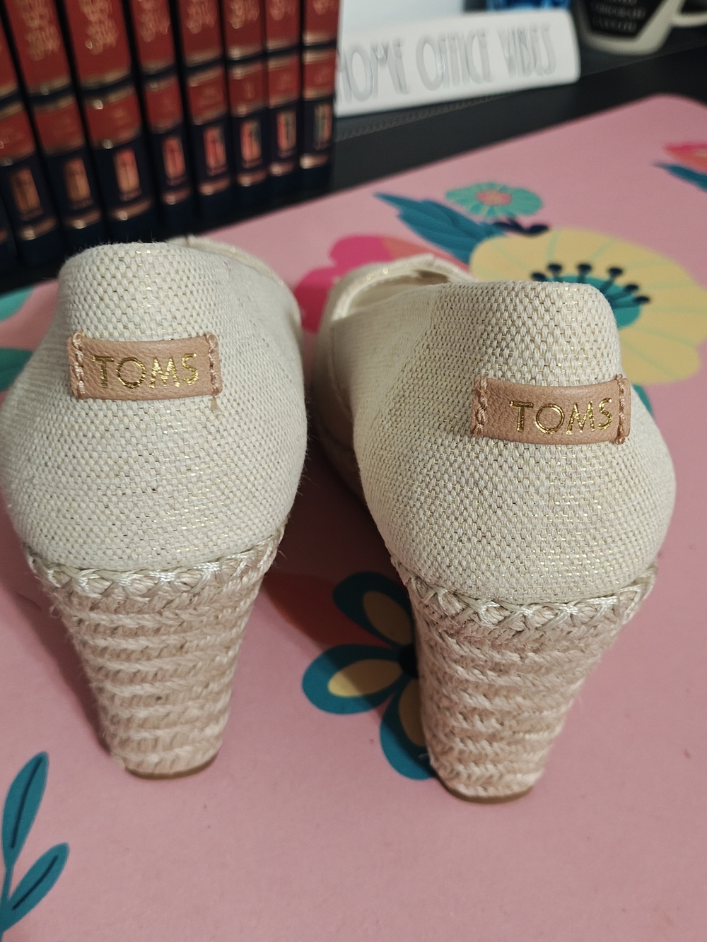 Toms Wedge Shoes  Cream Size 7.5W NEW - Picture 3 of 4